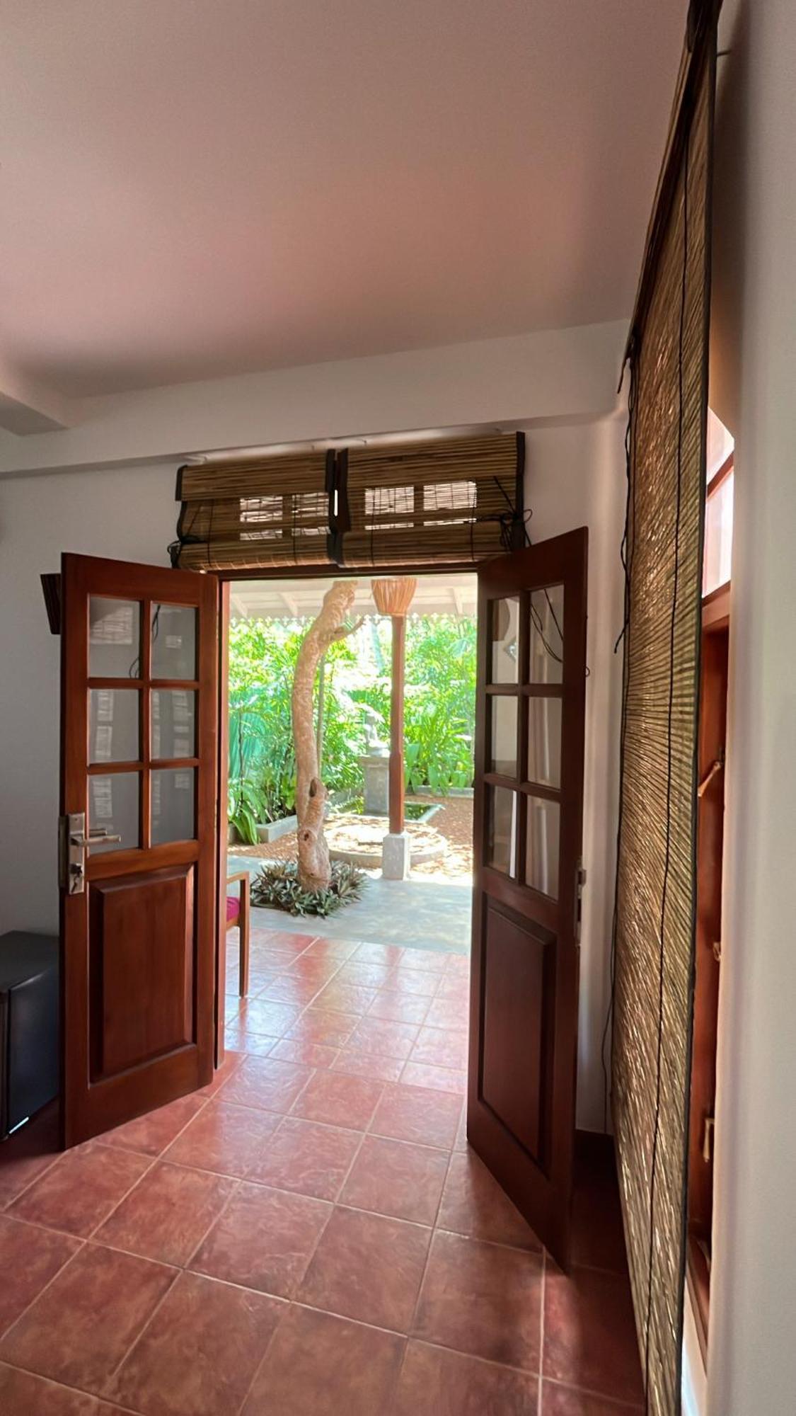 Beach Club Apartments Induruwa Exterior foto